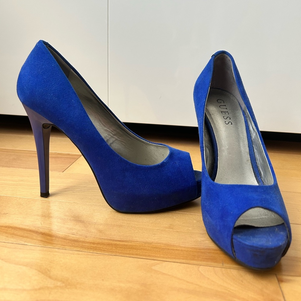 Open toe Guess heels
